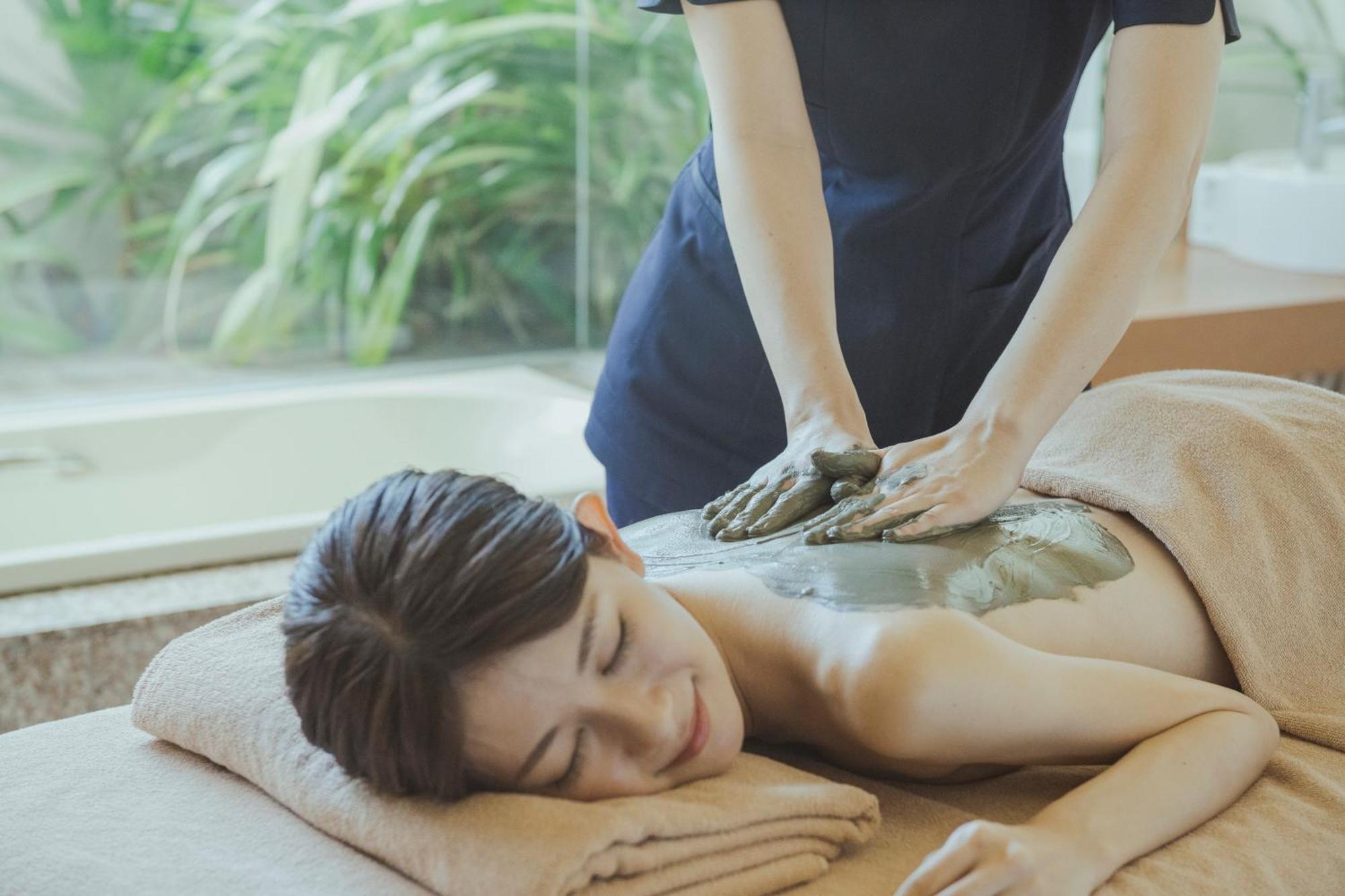 Em Wellness Kurashinohakko Lifestyle Resort Okinawa Exteriör bild