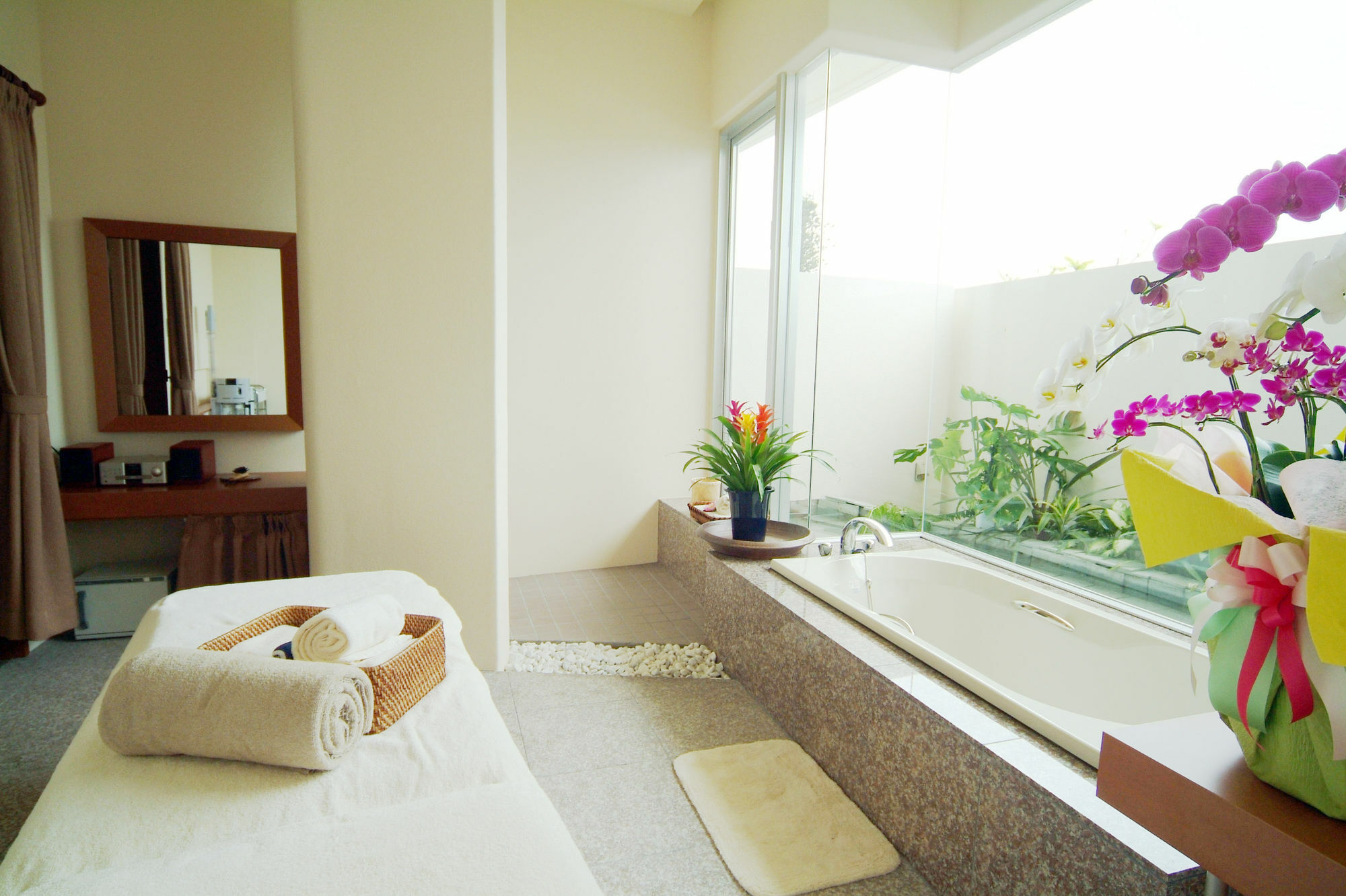 Em Wellness Kurashinohakko Lifestyle Resort Okinawa Exteriör bild